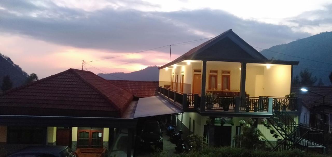 Homestay Anggun Bromo Bagian luar foto